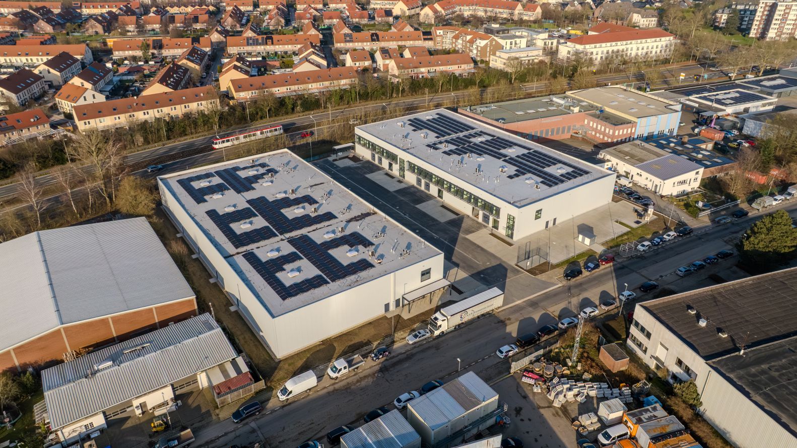 Die neuen Hallen des CTPark Krefeld sind flexibel teilbar und eignen sich damit auch für kleine und mittlere Unternehmen (KMU). Copyright: CTP Invest Germany GmbH. 